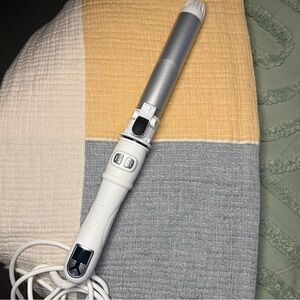 Brand New MONAT Perfect Wave Curling Iron